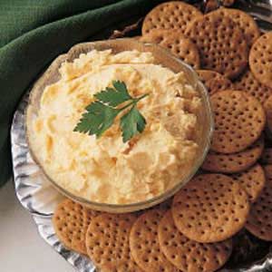 Horseradish Cheese, Horseradish Dip, Cheese Spread Recipes, Veggie Dip, Spread Recipes, Cheese Spread, Appetizer Dips, Cheese Recipes, Appetizer Snacks