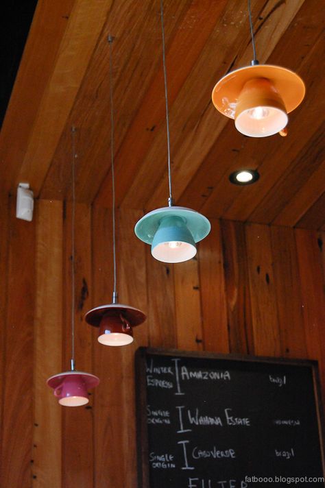 Cute Restaurant Decor, Coffee Shop Pendant Lights, Fun Cafe Ideas, Cafe Design Ideas Creative, Fun Coffee Shop Interior, Quirky Cafe Ideas, Cute Cafe Decor, Rustic Cafe Aesthetic, Coffee Shop Inspo Interior Design