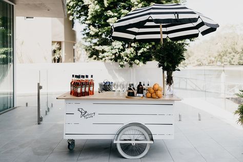 Aperol Spritz Cart, Cocktails Cart, Caravan Bar, Gold Bar Cart, Food Carts, Home Bar Sets, Coffee Cart, Food Cart Design, Event Bar