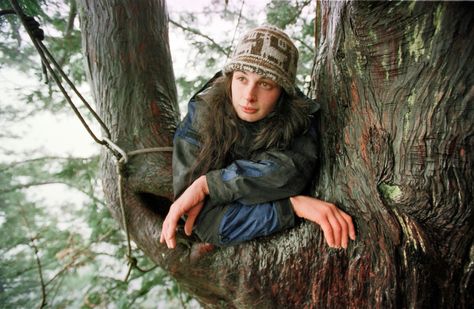 Julia Butterfly Hill, Julia Hill, Julia Butterfly, Woman Climbing, Butterfly Stuff, Nature Club, Celebrity Icons, John Campbell, Environmental Activist