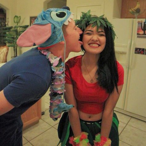 Teaming up with the bae for Halloween is always fun, especially when they're willing to put a little extra effort into their costume. While some of these Halloween costumes for couples require a bit of commitment, don't worry, there are a bunch of ideas... Disfraz Lilo Y Stitch, Lilo And Stitch Costume, Stitch Costume, Meme Costume, Cute Couples Costumes, Costume Couple, Best Couples Costumes, Couple Stuff, Holloween Costume