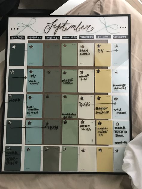 Paint Swatch Bulletin Board, Color Coded Calendar, Wall Calender Design Ideas Creative, Calender Making Craft, Paint Swatch Calendar, Quarterly Calendar, Dry Erase Calendar, Photo Frame Gift, Diy Calendar