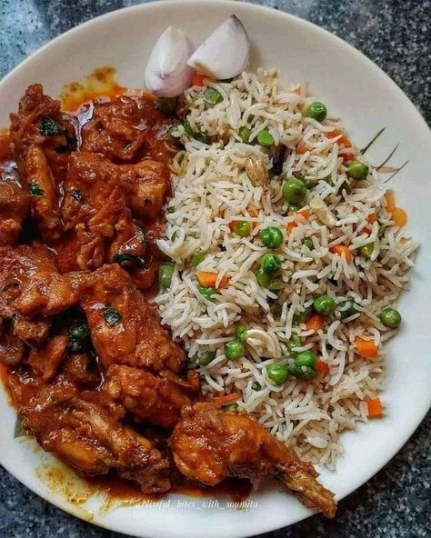 Biryani Plating, Biryani Poster Design, Biryani Quotes, Kadai Chicken, Chicken Karahi Recipe, Delicious Food Image, Karahi Recipe, Variety Food, Chicken Karahi