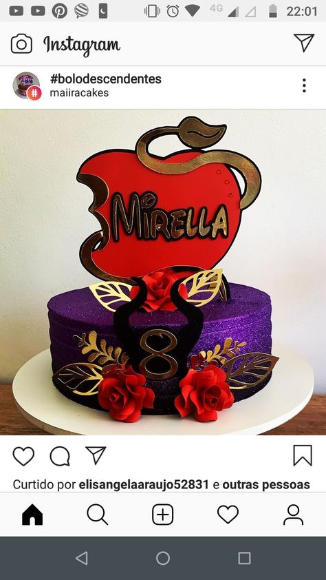 Descendants Cake Ideas, Descendants Cakes, Descendants Cake, Descendants Party Ideas Birthdays, Disney Descendants Party, 8th Birthday Cake, Descendants Party, Red Party, Cake Icing