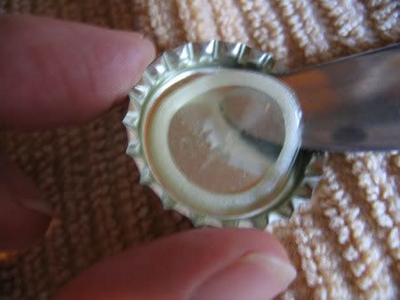 Altered Stuff: Bottle Cap Crafting Tutorial How To Bend Bottle Caps In Half, Bottlecap Crafts, Bottle Cap Bracelet, Dog Infinity Scarf, Beer Bottle Cap Crafts, Bottle Cap Fishing Lures, Diy Bottle Cap Crafts, Recycle Bottle Caps, Bottle Top Crafts