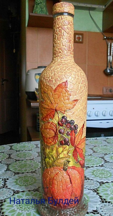 Wine Bottle Vases, Glass Painting Designs, Recycled Glass Bottles, Wine Glass Art, Wine Bottle Art, Glass Bottles Art, Wine Bottle Diy Crafts, Painted Wine Bottles, Diy Bottle Crafts