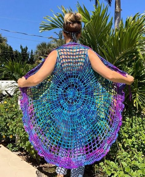 Crochet Circle Vest, Poncho Au Crochet, Boho Crochet Patterns, Crochet Cardigans, Crochet Neck Warmer, Hippie Crochet, Crochet Boho Top, Boho Vest, Crochet Vest Pattern