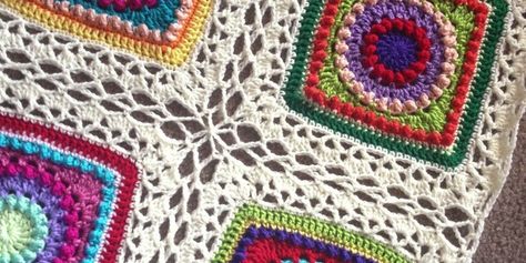 [Free Pattern] This Celtic Lace Join Can Be Used For Any Type Square Join Granny Squares, Joining Crochet Squares, Joining Granny Squares, Crochet Squares Afghan, Crocheted Blanket, Crochet Blocks, Pola Sulam, Crochet Square Patterns, Crochet Motifs