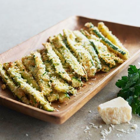 Sur La Table Recipes, Parmesan Zucchini Fries, Yummy Vegetable Recipes, French Fries Recipe, Parmesan Zucchini, Fries Recipe, Zucchini Fries, Italian Recipes Authentic, Veggie Side Dishes