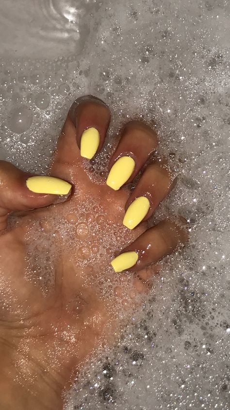 Yellow Nails Plain, Nail Inspo Summer Yellow, Plain Nails Colors Summer, Square Nails Yellow, 21st Nails, Plain Summer Nails, Yellow Spring Nails, Nails On Brown Skin, Pastel Yellow Nails