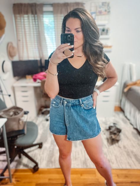 Jean Skort Ootd Summer Outfits, Skort Ootd Summer Outfits, How To Wear A Skort, Skort Ootd, Jean Skort, Skort Outfit, Denim Skort, Ootd Summer, Casual Outfit