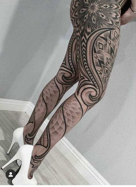 Geometric Leg Tattoo, Ornamental Leg Tattoo, Leg Tattoo Design, Symmetrical Tattoo, Mujeres Tattoo, Henna Style Tattoos, Full Leg Tattoos, Muster Tattoos, 4 Tattoo