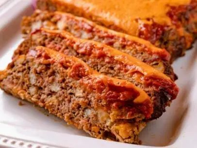 Paula Deen Meatloaf Recipes, Paula Deen Meatloaf, Cheeseburger Meatloaf Recipes, Bacon Cheeseburger Meatloaf, Cheeseburger Meatloaf, Mini Meatloaf, Good Meatloaf Recipe, Classic Meatloaf, Slow Cooker Meatballs