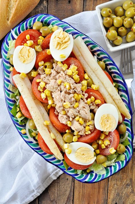 Authentic ¨Ensalada Valenciana¨ Salad Recipe from Valencia Spain Recipes From Spain, Valenciana Recipe, Spain Recipes, Best Salads Ever, Traditional Spanish Recipes, Spanish Olives, Paella Pan, Spain Food, Organic Eggs