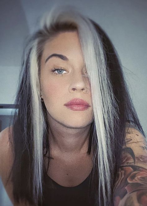 Grey Money Piece Hair, Witchy Hair Color, Hair Colors For 2023, White Streak In Hair, Hair Highlight Trends, Hair Dye Trends, Hair Colour Trends, Bleached Bangs, Natural Hair Dye