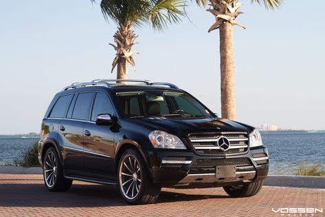 Prestige Ride: Mercedes GL Upgraded With Vossen Custom Wheels Gl Wallpaper, Mercedes Gl450, Mercedes Benz Gl Class, Mercedes Gl, Mobile Backgrounds, Mercedes Benz Gl, Wallpaper Dekstop, Hd Desktop, Custom Wheels