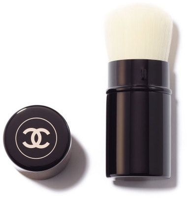 Retractable Kabuki Brush Chanel Makeup Brushes, Makeup Books, Violet Grey, Kabuki Brush, Chanel Makeup, Products Makeup, Makeup Makeup, Natural Glow, Makeup Tools