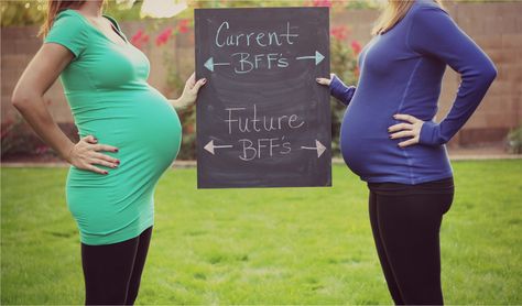 Pregnant Best Friends, Pregnant Photography, Gender Reveal Photos, Pregnant Friends, Pregnancy Months, Maternity Poses, Bff Goals, Baby Things, Pregnancy Shoot