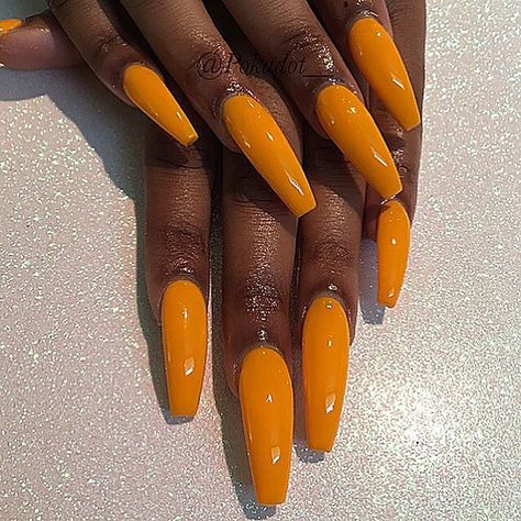 Fall Nail Colors Black Women, September Gel Nails, Boss Nails, Pinterest Girly, Nail Diamond, Shiny Nails Designs, Skin Polish, Yellow Nail, Nail Collection