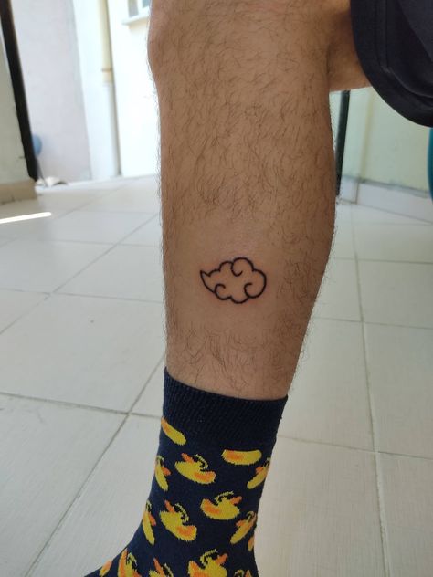 Anime Cloud Tattoo, Naruto Cloud Tattoo, Nimbus Cloud Tattoo, Akatsuki Tattoo Ideas, Akatsuki Cloud Tattoo, Akatsuki Tattoo, Trippy Tattoo Designs, Clouds Tattoo, Akatsuki Cloud