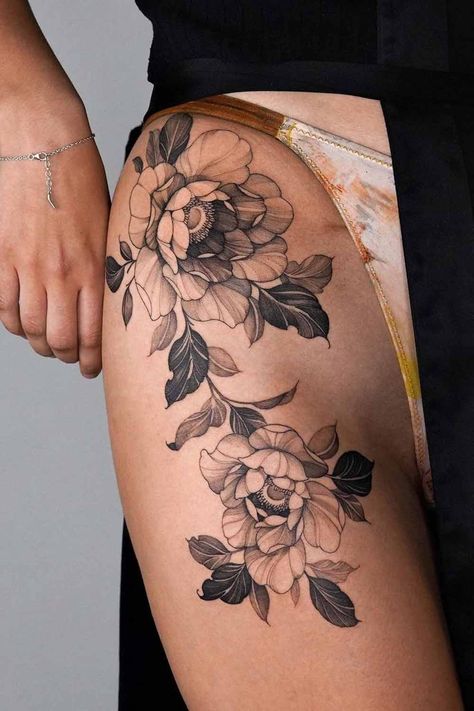 Animal Thigh Tattoo, Tiger Tattoo Thigh, Inner Thigh Tattoos, Front Thigh Tattoos, Thigh Tattoo Ideas, Mandala Thigh Tattoo, Flower Hip Tattoos, Black Flowers Tattoo, Upper Thigh Tattoos