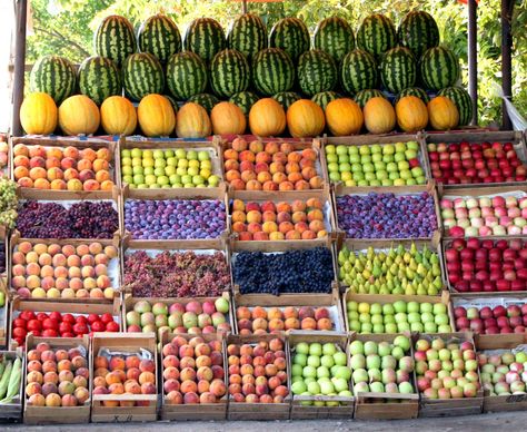 Armenia Glory Fruit Vegetable Market Design, Fruit Vendor, Fruitarian Diet, Europe Cities, Farm Marketing, Fruit And Veg Shop, Low Calorie Soup, Shop Shelving, Vegetable Shop