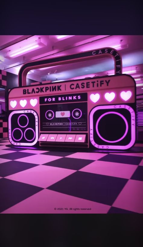 Pink Dj Booth, Retro Event, Barbie Decorations, Recording Booth, Pink Club, Glam House, Neon Box, Disco Theme, Clubbing Aesthetic