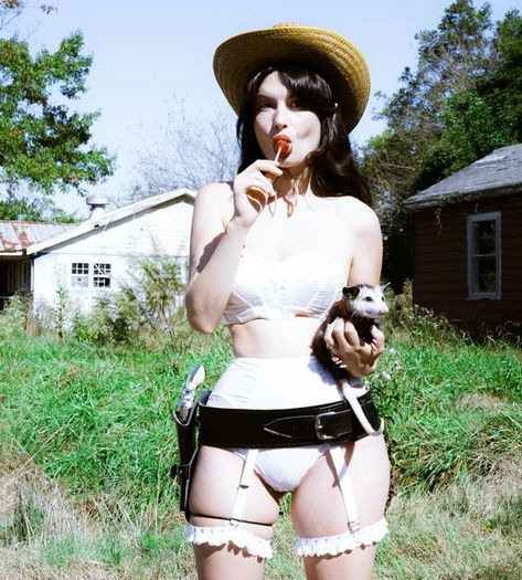 Willow Avalon on Instagram: "Slicker’n owl sh*t! 📸 @grantbeecher" Willow Avalon, Venus Energy, Photo Inspo Aesthetic, Country Core, Brooke Taylor, Fall Baddie, Women Crush, Saloon Girls, Dreamy Photography