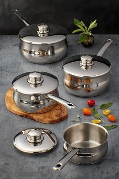 Cookware Set Best, Induction Oven, Kitchen Cookware Sets, Cookware Sets, Cool Kitchen Gadgets, Kitchen Equipment, Kitchen Cookware, Cookware Set, Home Chef