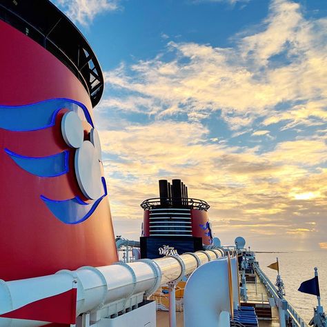 Disney Cruise Line on Instagram: “Make a wish, and do as Dreamers do. #Sunset #DisneyDream #DisneyCruise (Photo: @listen2lena)” Disney Cruise Pictures, Disney Cruise Wedding, Disney Dream Cruise, Disney Cruise Shirts, Disney Cruise Vacation, Disney Cruise Ships, Cruise Pictures, Disney Cruise Tips, Cruise Door