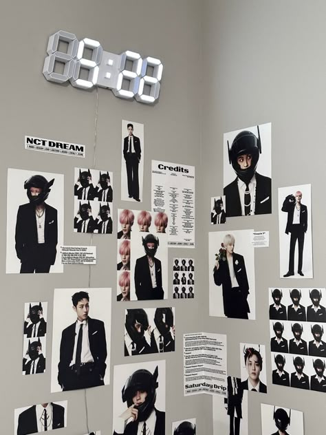 Kpop Prints Aesthetic, Nct Room Decor, Army Room Decor, Chill Room, Poster Room, Study Room Decor, Room Redesign, Pinterest Room Decor, Minimalist Room