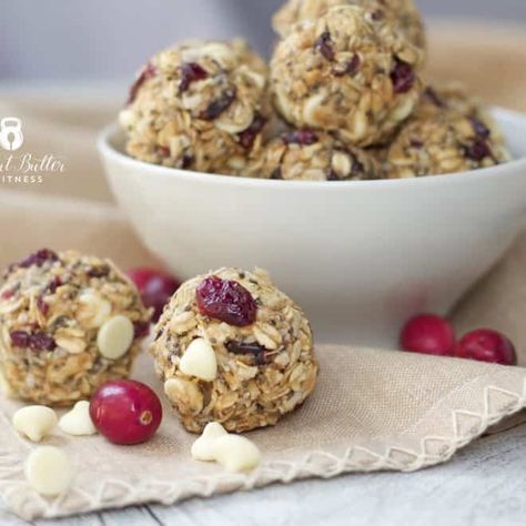 Cranberry White Chocolate Protein Energy Bites - Peanut Butter and Fitness Chocolate Chip Protein Balls, Protein Energy Bites, Energy Bites Healthy, Protein Ideas, Kids Snack Food, Cranberry White Chocolate, Granola Bites, White Chocolate Chip, White Chocolate Cranberry