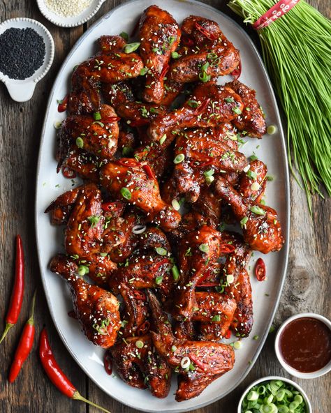 Grilled Chicken Wings/Drums with Korean BBQ Sauce - Zimmy's Nook Korean Bbq Sauce, Beef Flank Steak, Grilled Chicken Skewers, Grilled Chicken Wings, Bbq Wings, Spicy Korean, Hot Italian Sausage, Ribs On Grill, Black Sesame Seeds