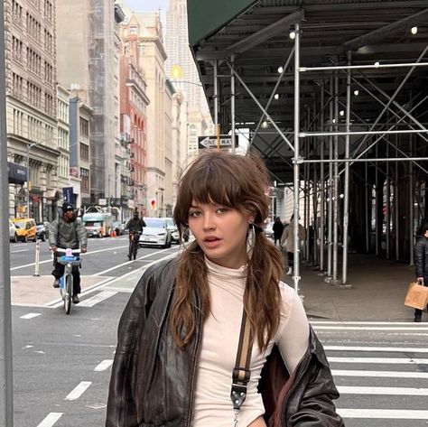 EMMA BURNEY on Instagram: "#normalpost #newyorkvibez #hardpost" Emma Burney, Hair Cuts, Drive, Hair, On Instagram, Quick Saves, Clothes, Instagram