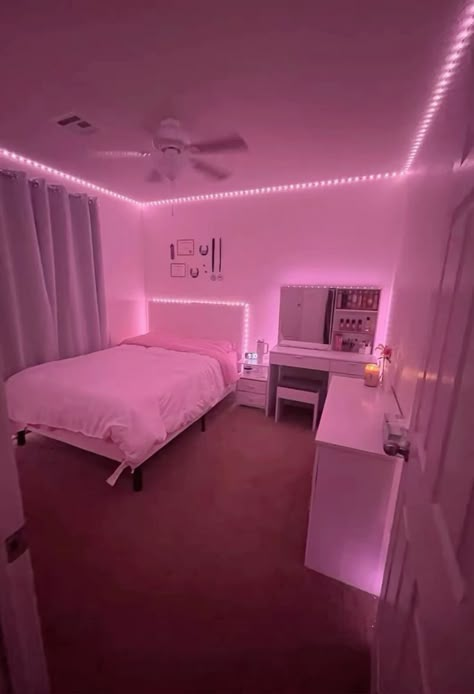 Small Room Makeover, Bedroom Ideas For Small Rooms Cozy, Room Organization Bedroom, White Room Decor, Dream Bedroom Inspiration, Luxury Room Bedroom, Pink Room Decor, Classy Bedroom, Chill Room