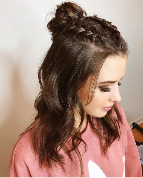 Braided Bun Hairstyles Half Up Half Down, Short Hair Hairstyles Homecoming, Braided Half Back Hairstyles, Prom Hairstyles Shoulder Length Curls, Meduim Length Hair, Braided Half Up Half Down Hair, Half Braided Hairstyles, Jess Conte