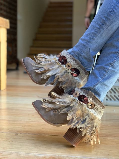 A modern Western chic ankle bootie crafted from soft suede and decorated with trims and laces to meet our distinctive design and perfect for all seasons. New boots. Mode Country, Denim Crafts Diy, Boot Bracelet, Boot Bling, Boho Boots, Handcrafted Boots, Wrap Boots, Modern Western, New Boots