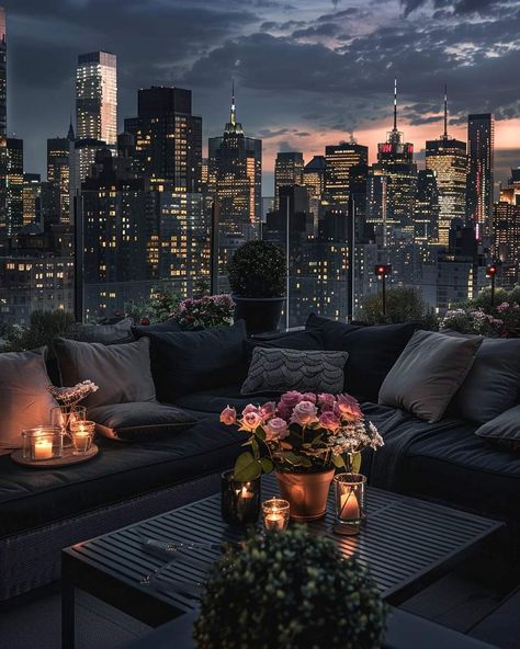 Balcony Ideas Apartment Luxury, City Apartment At Night, City Nightlife Aesthetic, Chicago Apartment Aesthetic, Dubai Penthouse, Central Park Apartment, City Balcony, Brooklyn Night, Penthouse Views