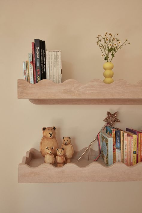 Norfolk House by SE DÉA - Project Feature - The Local Project - The Local Project Wavy Shelf, Norfolk House, Organic Living Room, Editorial Styling, Shelves Design, Bow Wallpaper, Oak Shelves, The Local Project, Industrial Wood