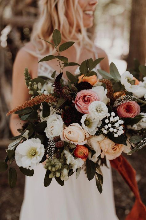 Bridal Bouquet Rustic, Fall Bridal Bouquet, Boho Bridal Bouquet, Bridal Wedding Flowers, Wedding Flower Guide, Diy Bridal Bouquet, Flower Guide, Diy Bridal, Flower Crown Wedding