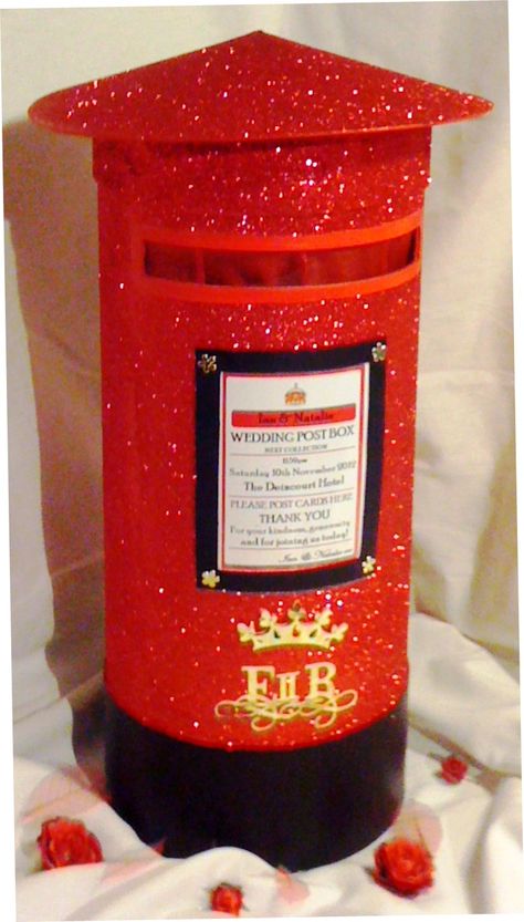 Santa's Post Box Diy, Christmas Post Box Diy, Santa Post Box Diy, Xmas Post Box, Post Box Christmas Cards, Post Box Craft, Santa Claus Manualidades, Coronation Crafts, Wedding Post Box