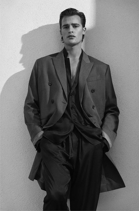 Parker Van Noord is the Face of ZARA Spring Summer 2021 Collection Zara Models, Male Portrait Poses, Zara Spring, Male Models Poses, Vogue Men, Mens Fashion Editorial, Men Photoshoot, Campaign Fashion, Mens Editorial