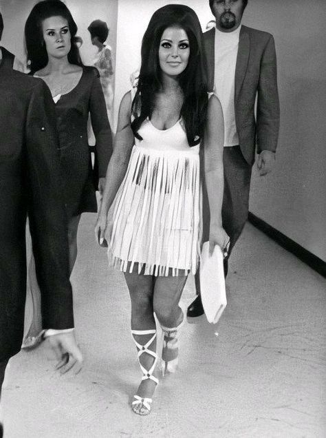 Priscilla Presley White Fringe, Precillia Presley Outfits, Elvis And Presilla Costume, Priscilla Presley 60s Makeup, Presilla Presley Makeup, Priscilla Presley Iconic Outfits, Percilla Presley Aesthetic, Priscilla Presley Outfits Halloween, Percilla Presley Halloween Costume