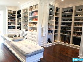 who needs a beach veiw when you can wake up to this?! #lillyskloset #dreamcloset Transitional Closet, Foster House, Yolanda Foster, Closet Vanity, Dressing Room Closet, Amazing Closets, Shoe Rack Closet, Walk In Closet Design, Dekorasi Kamar Tidur