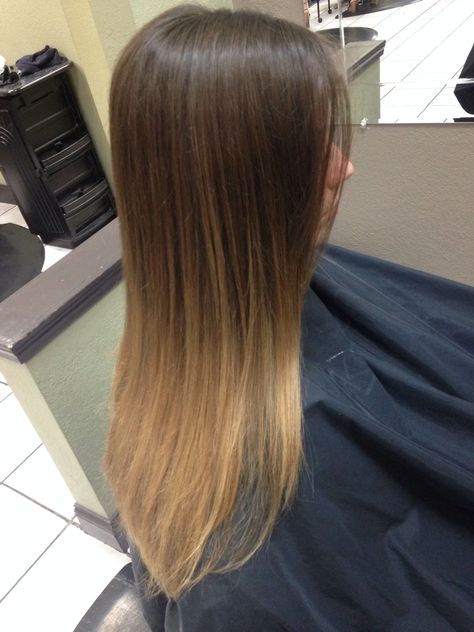 Straight hair ombré balayage. Brunette brown blonde. Long hair. Hair Color Blonde And Brown, Ombre Straight Hair, Medium Straight Haircut, Balayage Hair Morenas, Balayage Hair Blonde Short, Long Bob Blonde, Balayage Hair Tutorial, Balayage Hair Caramel, Brown To Blonde Ombre