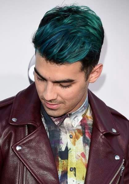 Joe Jonas Dark Jonas, Dye Hairstyles, Hairstyles Boy, Dyed Hair Men, Color Hairstyles, Dyed Hair Pastel, Mens Hair Colour, Hair Color Unique, Indian Men