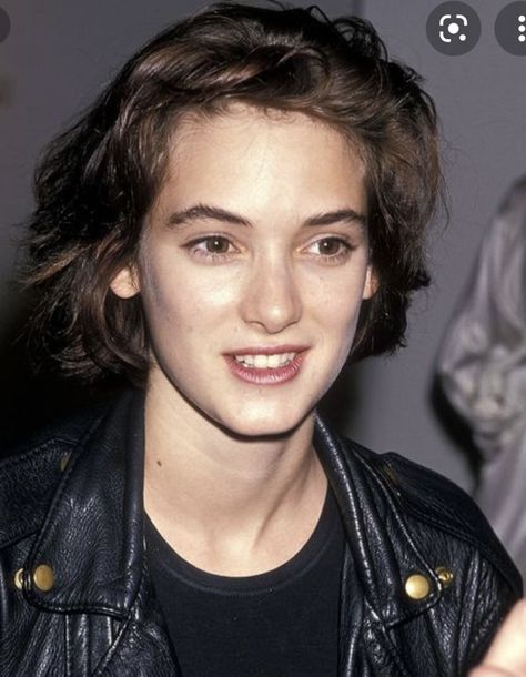 Wynonna Ryder Short Hair, 90s "bixie" Haircut, Winona Ryder Short Hair, Wynonna Ryder, Winona Ryder Young, "bixie" Haircut 90s, Winona Rider, Winona Forever, Chin Length Hair