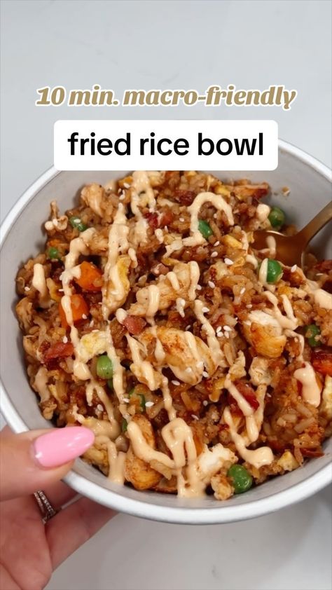 When nothing else sounds good…a gigantic, high protein, low cal bowl of fried rice really does it for me 😌🤌🏼 (macros at end) Literally ta… | Instagram Low Cal Fried Rice, High Protein Fried Rice, Low Cal High Protein Recipes, High Protein Low Cal, Bland Meals, Rice Meals, Fitness Plans, Fried Rice Recipe, Low Cal