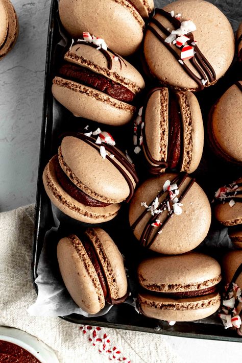 Peppermint Mocha Macarons - Whisked Away Kitchen Mocha Macarons, Holiday Macarons, Coffee Macarons, Mocha Buttercream, Crushed Peppermint, Chocolate Garnishes, Bakery Ideas, Buttercream Filling, Macaroon Recipes