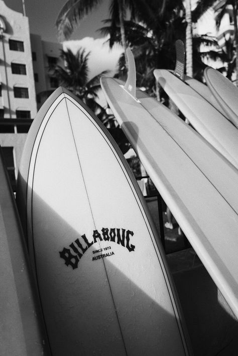 Black And White Surfboard, Surfboard Wallpaper, White Surfboard, Chanel Black And White, Surf Board, Chanel Black, Surfboard, Surfing, Chanel